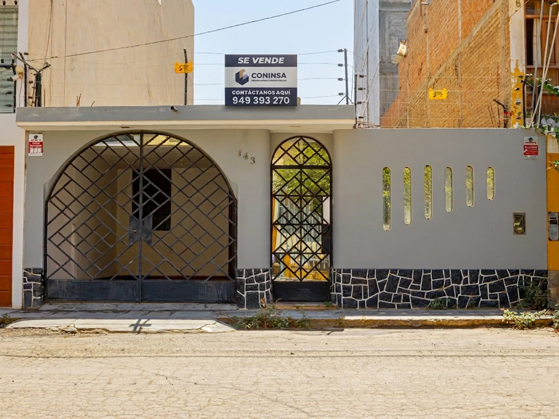Casa en venta a media cuadra de la Av. Grau